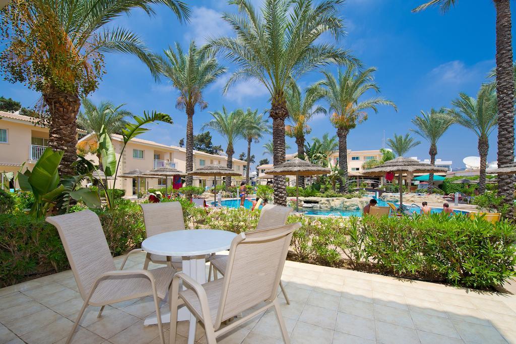 Tasia Maris Gardens Agia Napa Zimmer foto